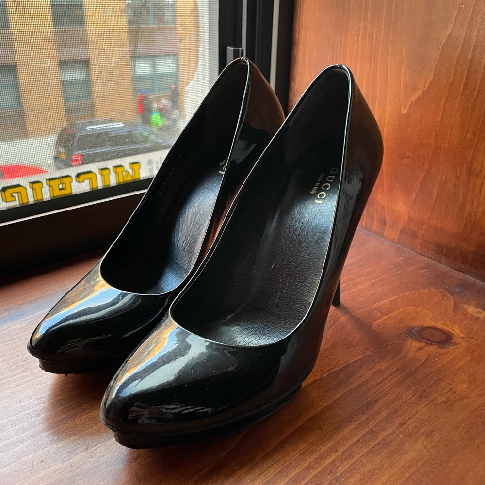 ❌SOLD❌Gucci Patent Leather Platform Heels size 36.5 - Picture 2 of 8